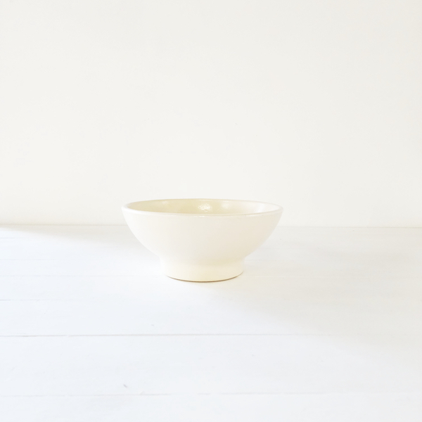 Pottery Bowl Vase - Cream - <p style='text-align: center;'><b></b><br>
R 40</p>